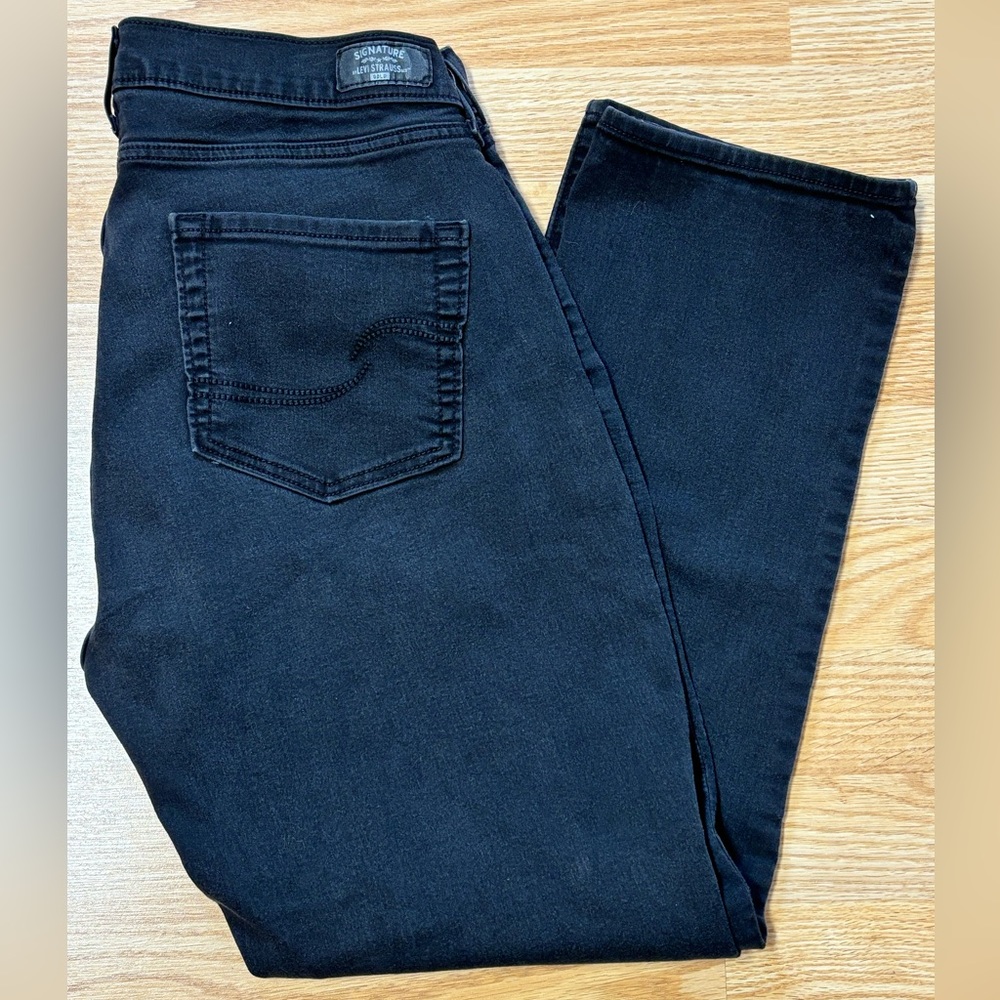 Levi Strauss Signature Gold Curvy Straight Black Jeans 33X30